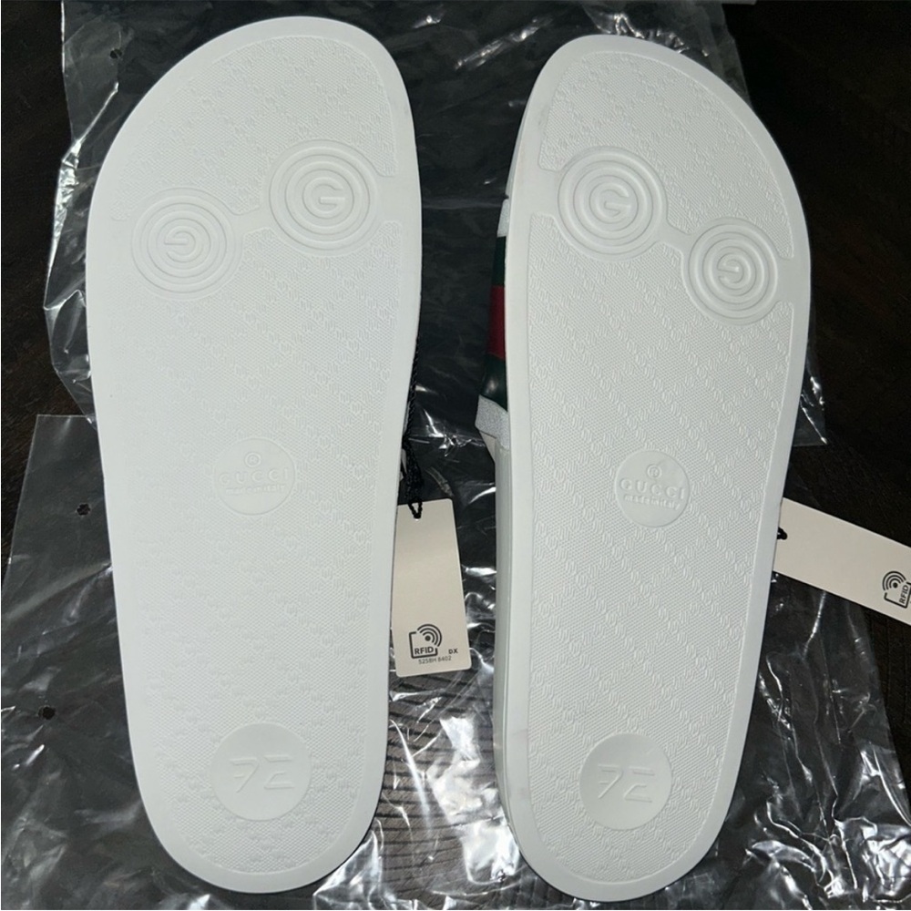 Gucci White Sandals with Red and Green Bands - Picture 3 of 10